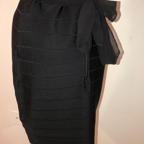 Gorgeous Bebe dress - Picture 3 of 8